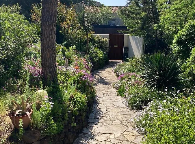 Naturiste Paulana Alojamento de Acomodação e Pequeno-almoço Agde